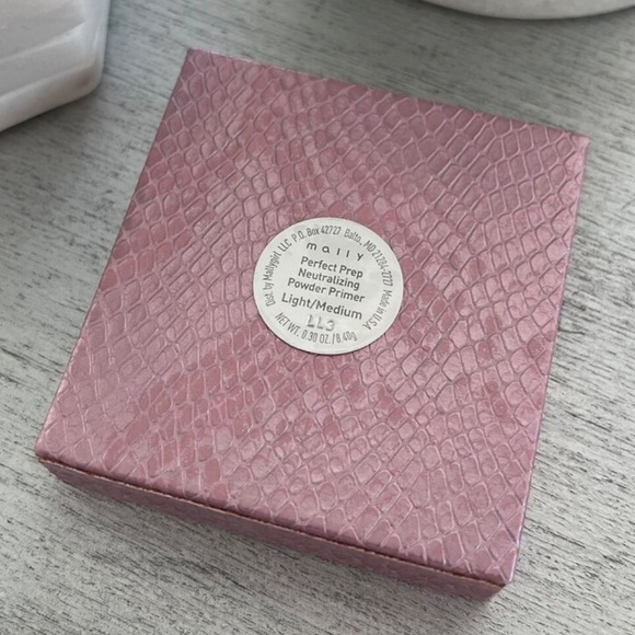 NWT Mally Beauty Perfect Prep Neutralizing Powder Primer Light/Medium - Picture 3 of 4